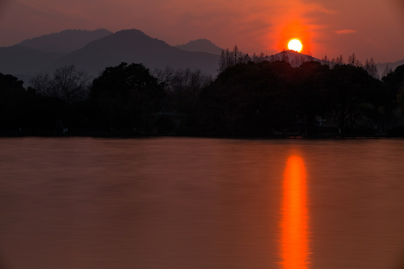 Pôr do sol no West Lake, Hangzhou